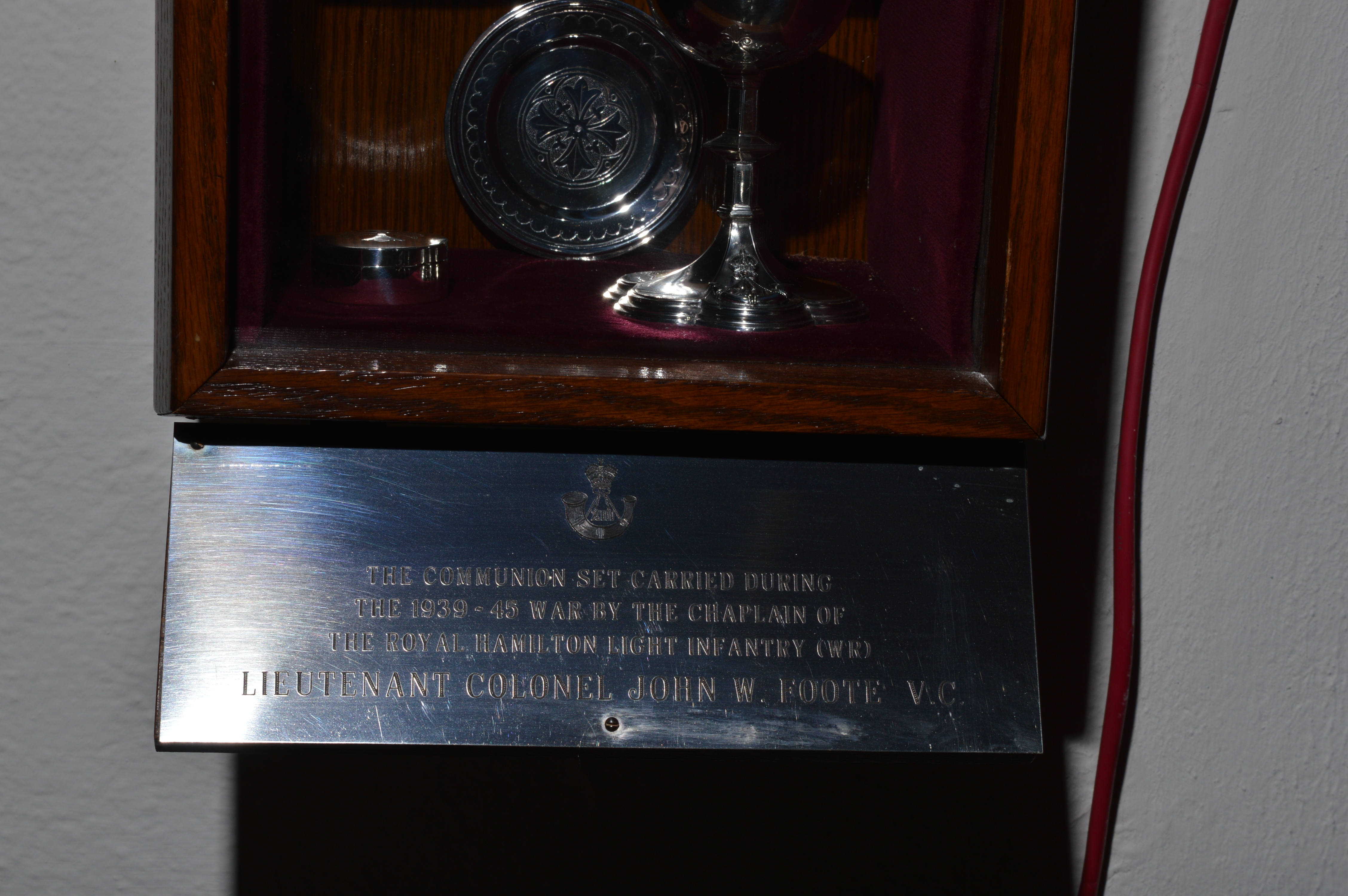Communion set plaque