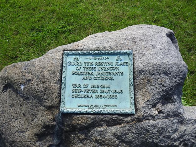 Detail memorial plaque