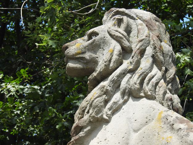 Statue