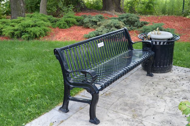 Memorial bench