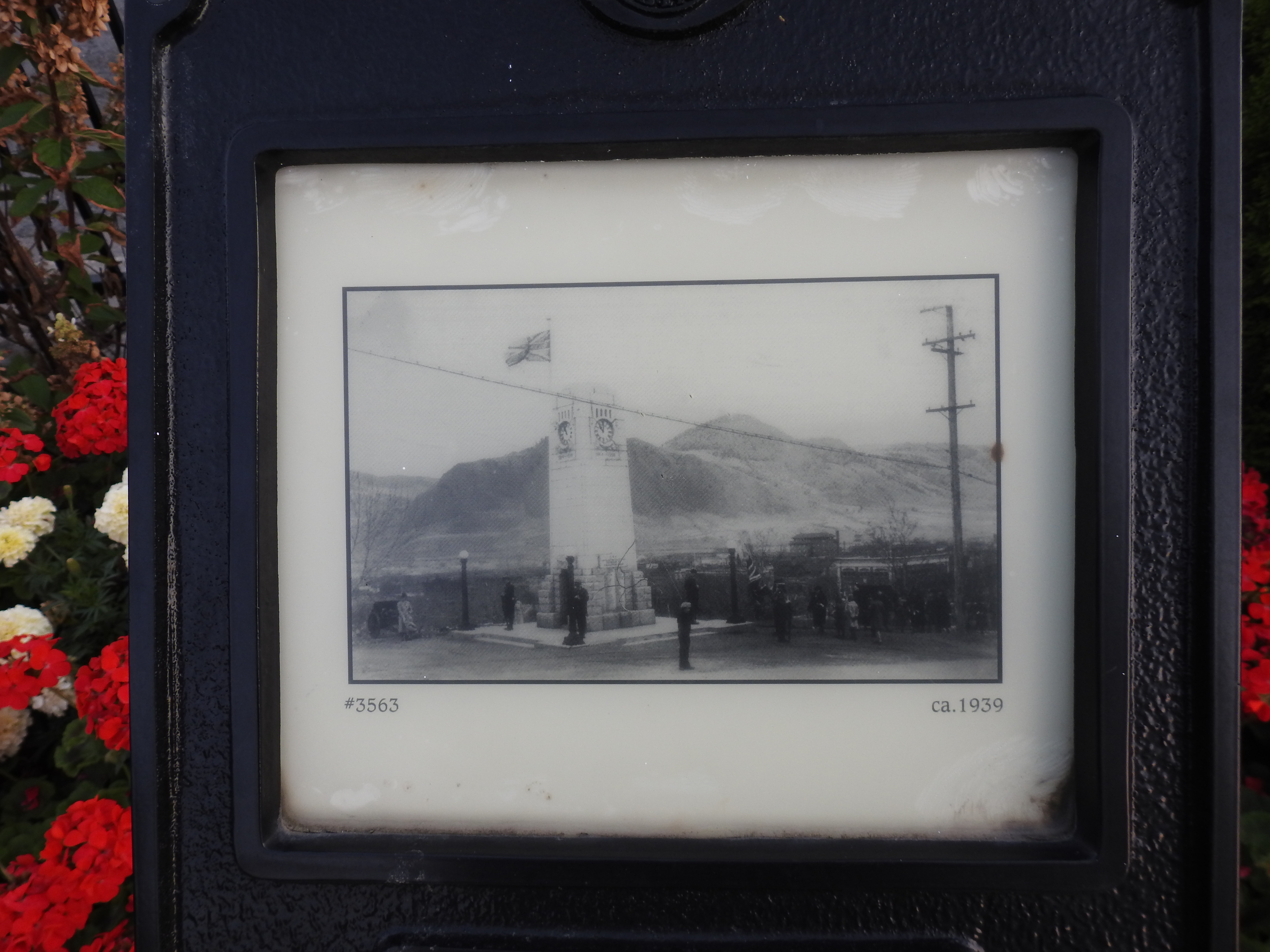 Photo of War Memorial in 1939